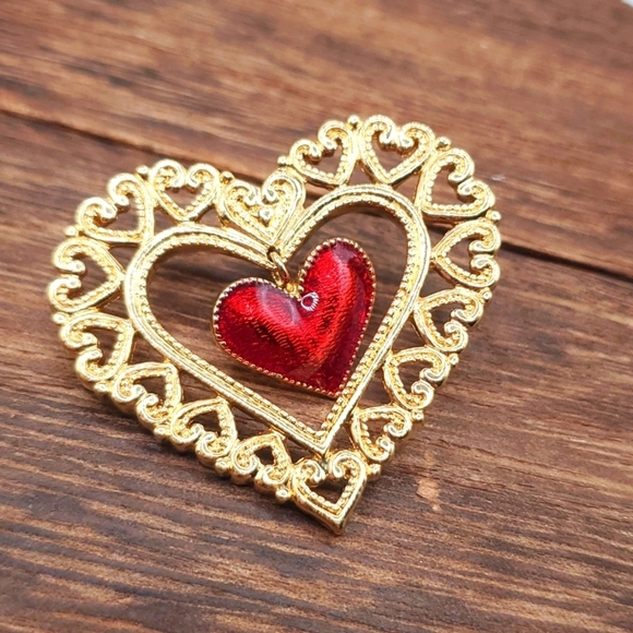 Brooch Valentine's day heart lace doily‎ B670